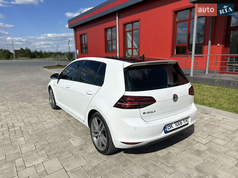 Хетчбек Volkswagen e-Golf 2014 в Рівному