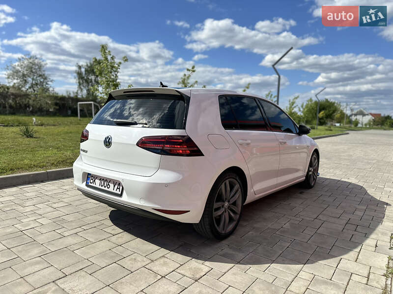 Хетчбек Volkswagen e-Golf 2014 в Рівному