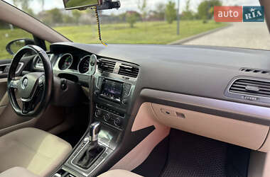 Хетчбек Volkswagen e-Golf 2014 в 