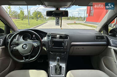 Хетчбек Volkswagen e-Golf 2014 в 