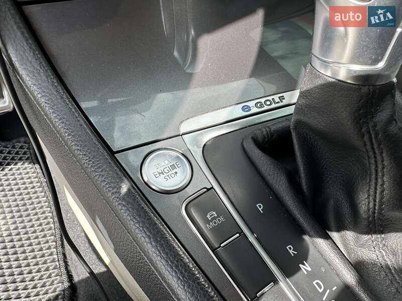 Хетчбек Volkswagen e-Golf 2014 в Рівному