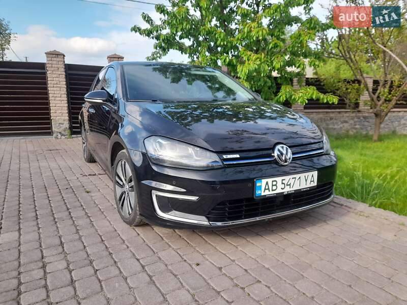 Volkswagen e-Golf 2015