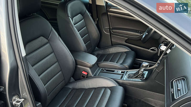 Хэтчбек Volkswagen e-Golf 2019 в Луцке
