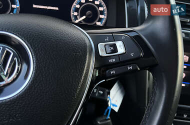 Хетчбек Volkswagen e-Golf 2019 в 