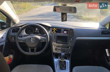 Хэтчбек Volkswagen e-Golf 2015 в 