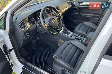 Хетчбек Volkswagen e-Golf 2016 в 