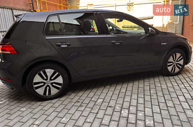 Хетчбек Volkswagen e-Golf 2018 в 
