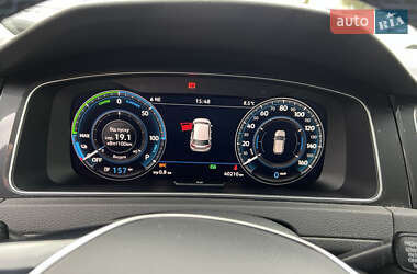 Хэтчбек Volkswagen e-Golf 2020 в 
