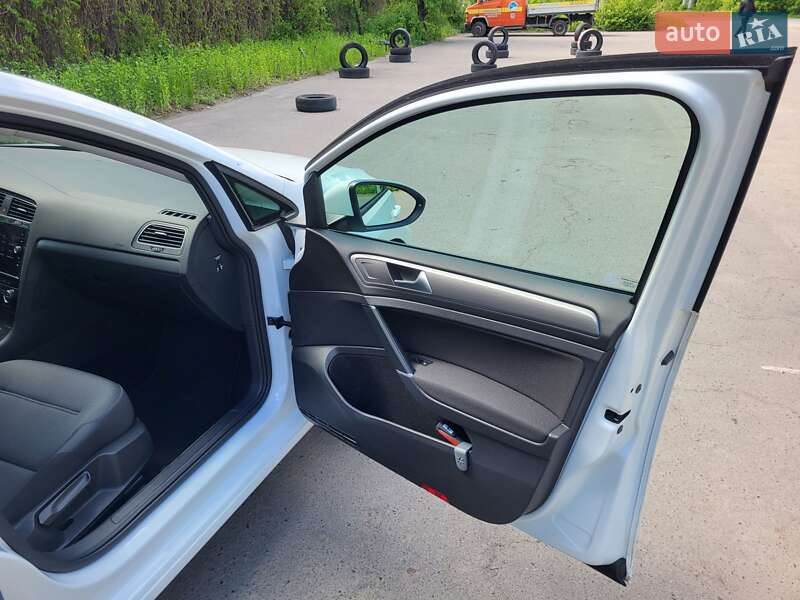 Хэтчбек Volkswagen e-Golf 2020 в Луцке