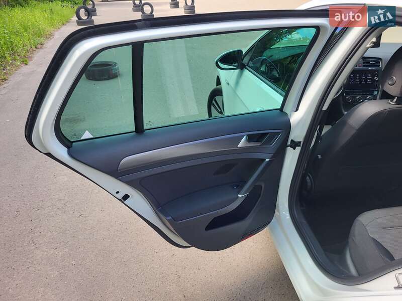 Хэтчбек Volkswagen e-Golf 2020 в Луцке