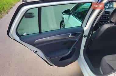 Хетчбек Volkswagen e-Golf 2020 в 