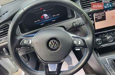 Хетчбек Volkswagen e-Golf 2020 в 