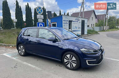 Хэтчбек Volkswagen e-Golf 2017 в 