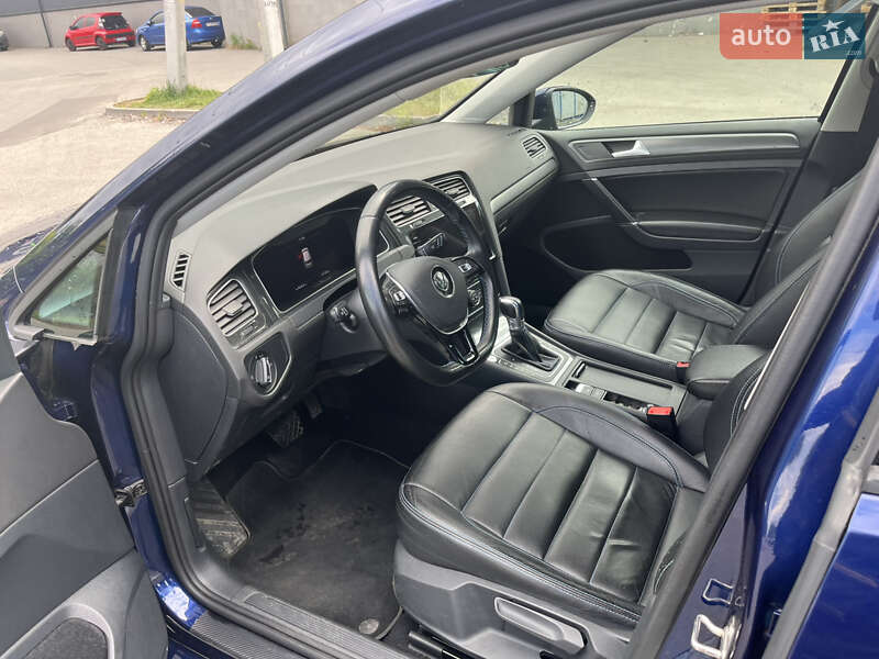 Хетчбек Volkswagen e-Golf 2017 в Києві