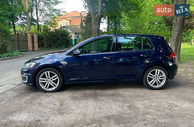 Хэтчбек Volkswagen e-Golf 2017 в 