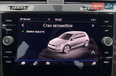 Хэтчбек Volkswagen e-Golf 2020 в 