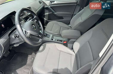 Хетчбек Volkswagen e-Golf 2020 в 