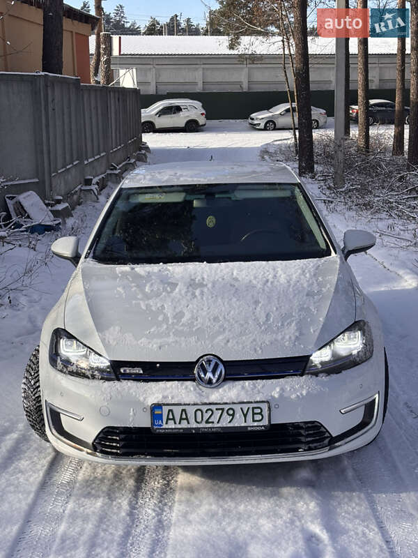 Хэтчбек Volkswagen e-Golf 2014 в Киеве фото 37 Хэтчбек Volkswagen e-Golf 2014 в Киеве