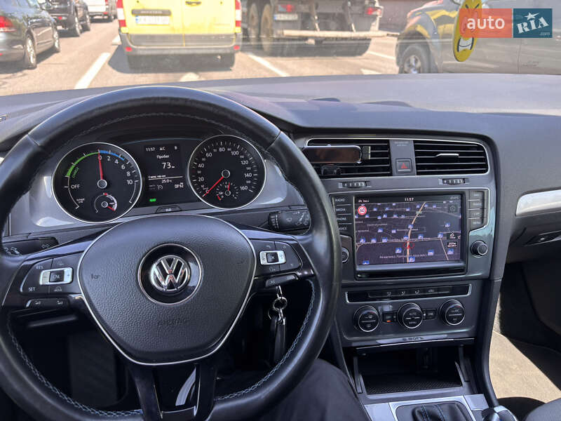 Хэтчбек Volkswagen e-Golf 2014 в Киеве фото 33 Хэтчбек Volkswagen e-Golf 2014 в Киеве