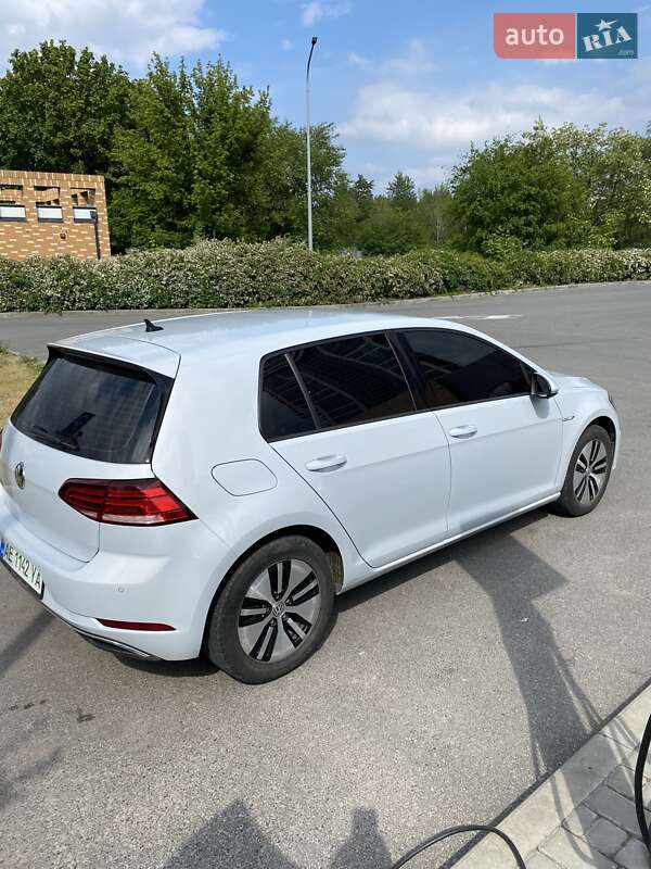 Хетчбек Volkswagen e-Golf 2018 в Дніпрі