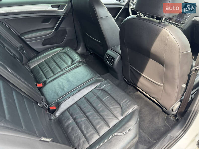 Хетчбек Volkswagen e-Golf 2016 в Одесі