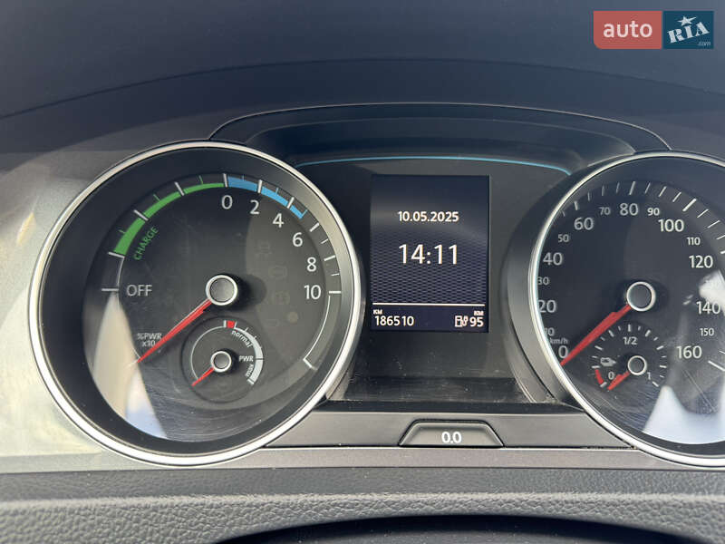 Хетчбек Volkswagen e-Golf 2016 в Одесі