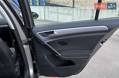 Хэтчбек Volkswagen e-Golf 2014 в 
