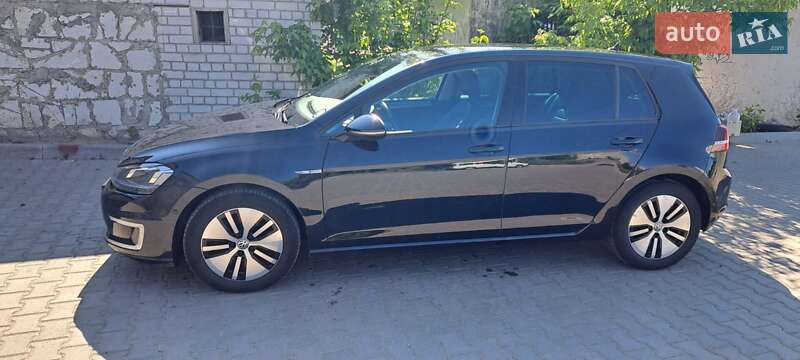 Хетчбек Volkswagen e-Golf 2016 в Житомирі