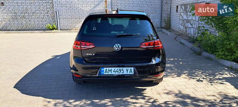 Хетчбек Volkswagen e-Golf 2016 в Житомирі