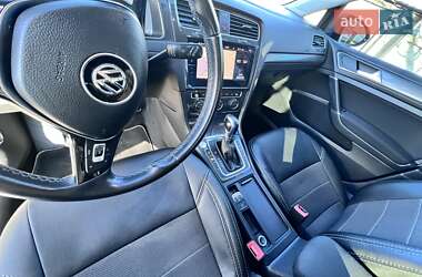 Хетчбек Volkswagen e-Golf 2019 в 