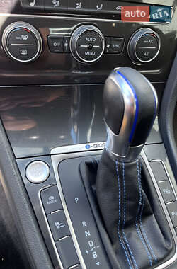 Хетчбек Volkswagen e-Golf 2019 в 