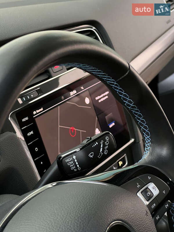 Хетчбек Volkswagen e-Golf 2020 в Ужгороді