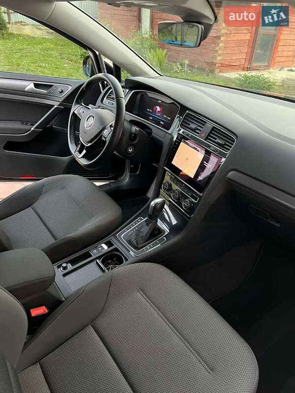 Хетчбек Volkswagen e-Golf 2020 в Ужгороді