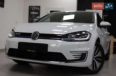 Хэтчбек Volkswagen e-Golf 2018 в 