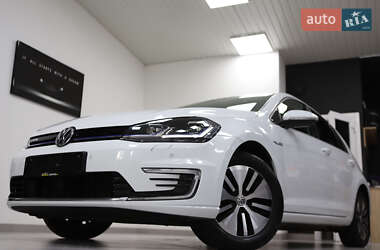 Хэтчбек Volkswagen e-Golf 2018 в 
