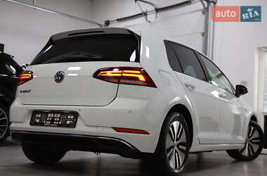 Хэтчбек Volkswagen e-Golf 2018 в 