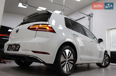 Хэтчбек Volkswagen e-Golf 2018 в 