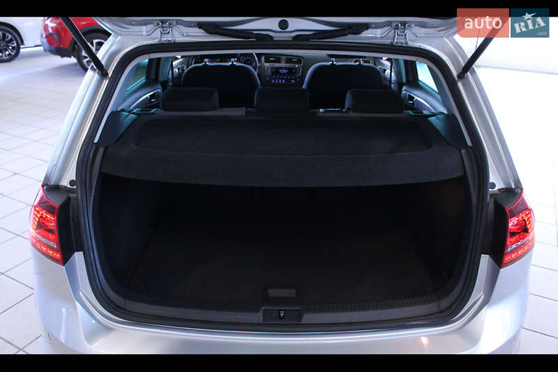 Хэтчбек Volkswagen e-Golf 2017 в Киеве