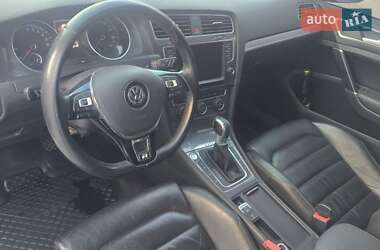Хэтчбек Volkswagen e-Golf 2016 в 