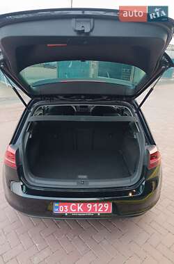 Хетчбек Volkswagen e-Golf 2015 в  фото 24 Хетчбек Volkswagen e-Golf 2015 в