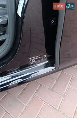 Хетчбек Volkswagen e-Golf 2015 в  фото 36 Хетчбек Volkswagen e-Golf 2015 в