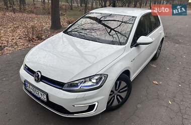 Хэтчбек Volkswagen e-Golf 2017 в Киеве
