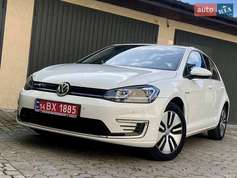 Хетчбек Volkswagen e-Golf 2017 в 