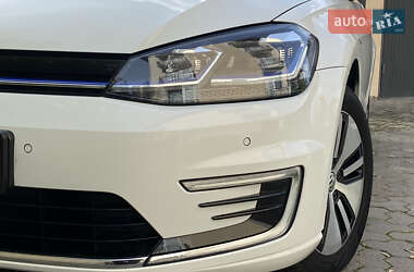 Хетчбек Volkswagen e-Golf 2017 в 