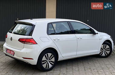 Хетчбек Volkswagen e-Golf 2017 в 