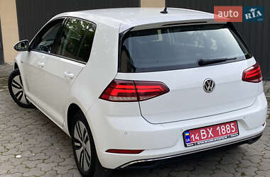 Хетчбек Volkswagen e-Golf 2017 в 
