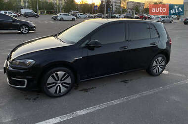 Хэтчбек Volkswagen e-Golf 2015 в 