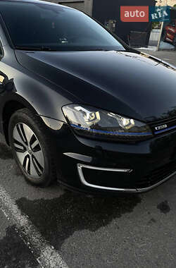 Хэтчбек Volkswagen e-Golf 2015 в 