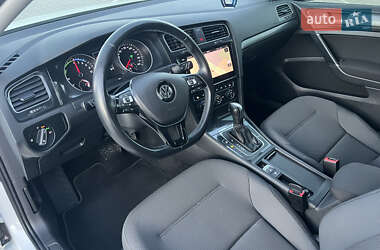 Хетчбек Volkswagen e-Golf 2019 в 