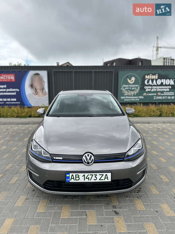 Volkswagen e-Golf 2015